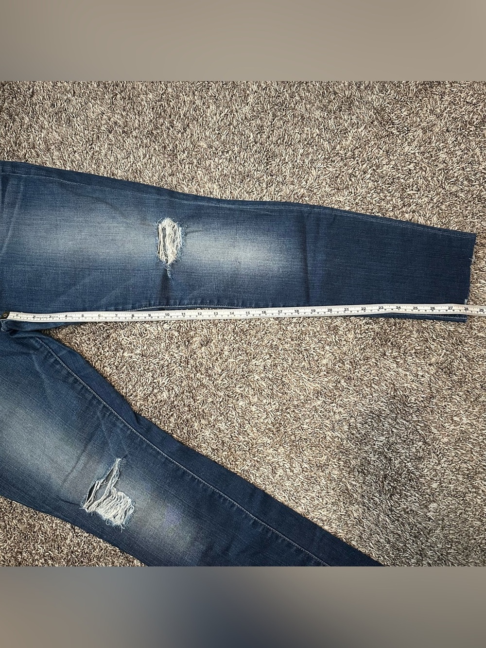 7 For All Mankind Women’s Dark Blue Skinny Jeans with Knee Distress - Picture 10 of 10